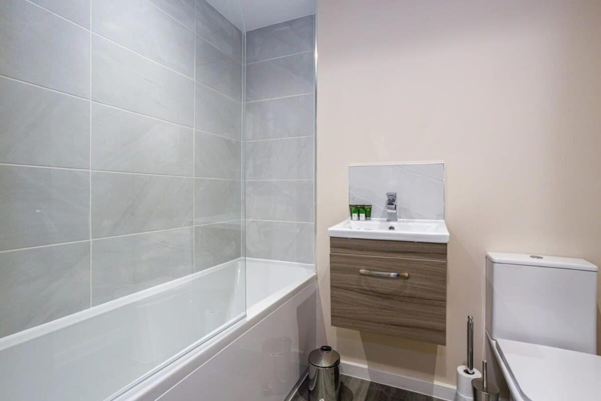 Stylish And Modern 1 Bedroom Apartment Манчестер Экстерьер фото