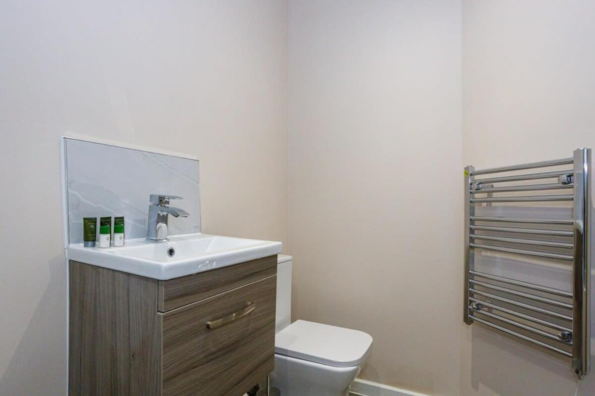 Stylish And Modern 1 Bedroom Apartment Манчестер Экстерьер фото