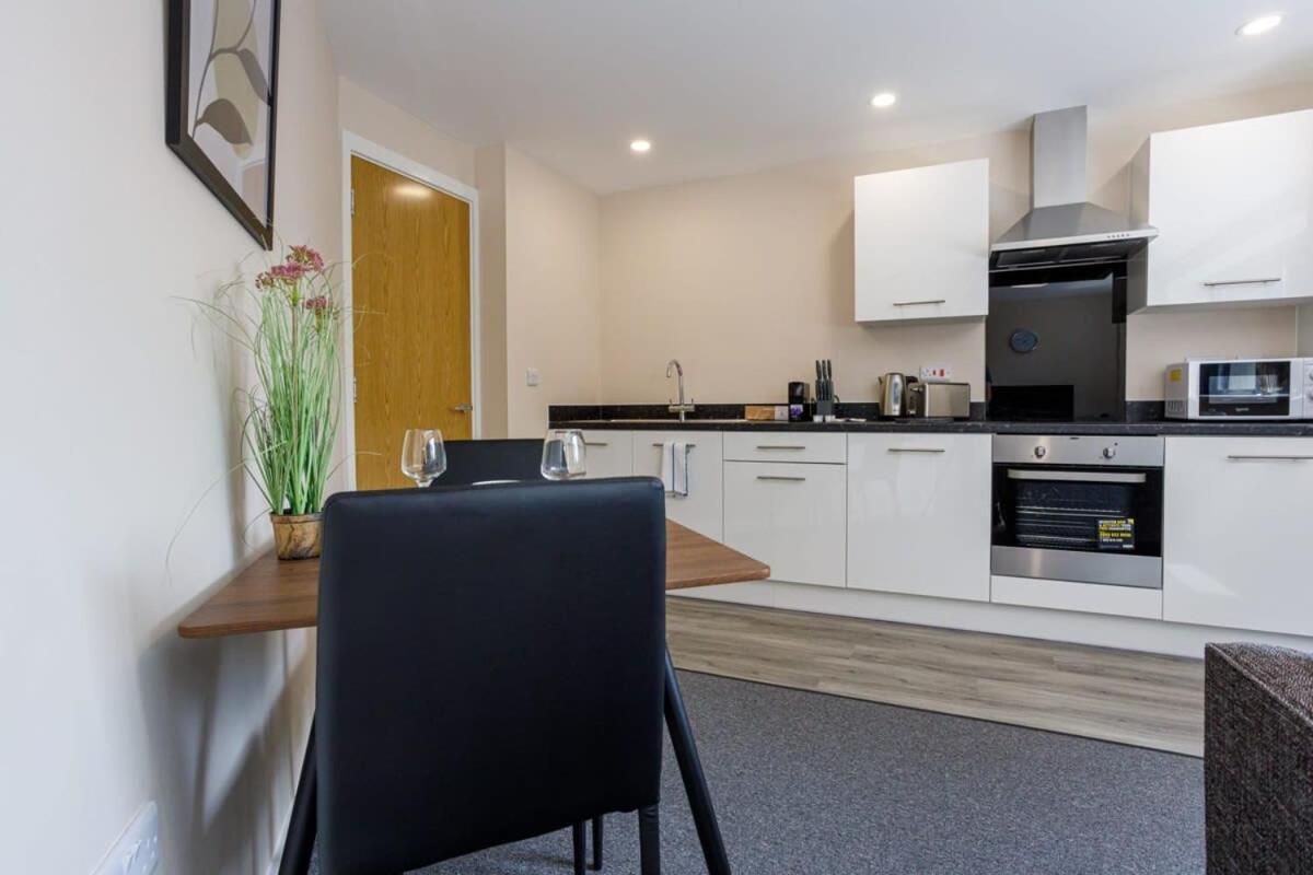 Stylish And Modern 1 Bedroom Apartment Манчестер Экстерьер фото