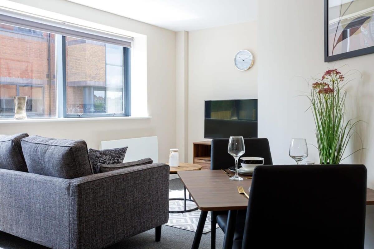 Stylish And Modern 1 Bedroom Apartment Манчестер Экстерьер фото
